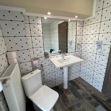 Jacuzzi Suites Thessaloniki Exterior photo